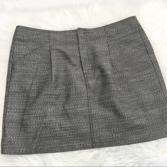 Ann Taylor Dresses & Skirts - Ann Taylor Textured Grey Mini Skirt w Pockets 16